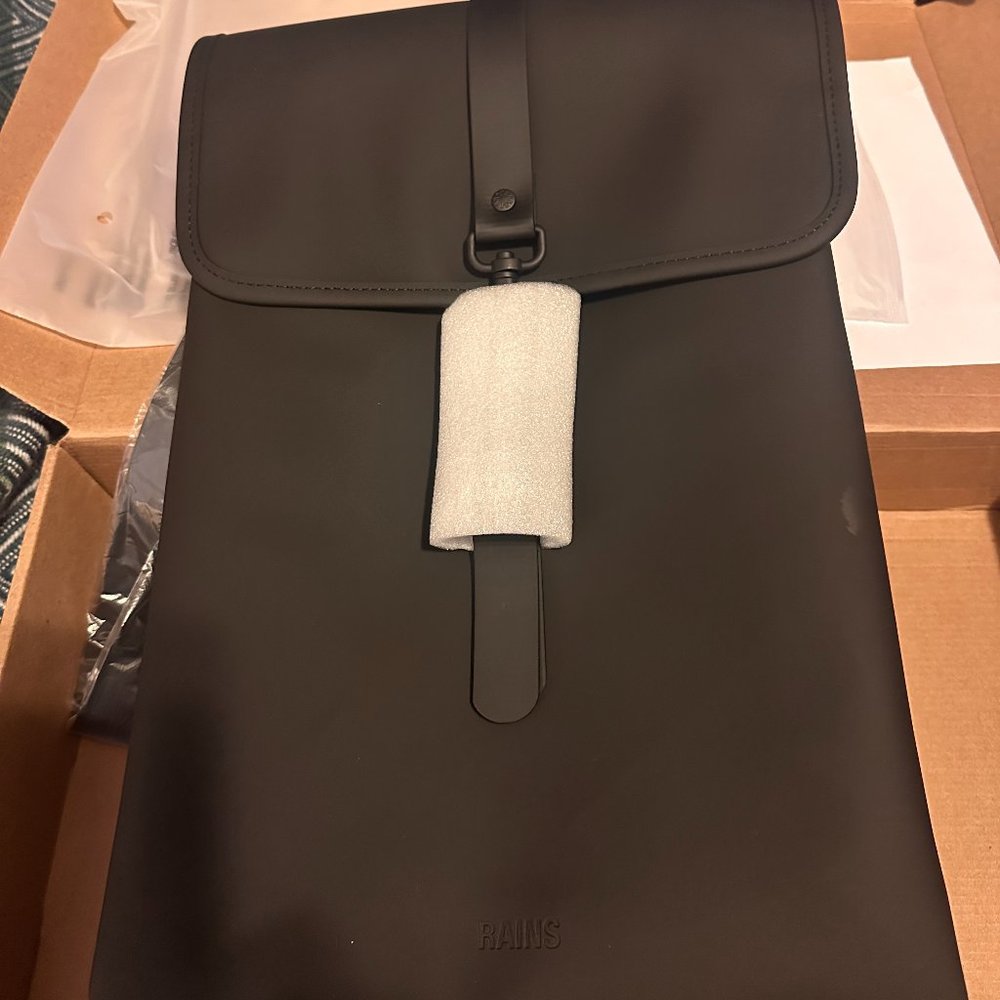 RAINS Rucksack Black